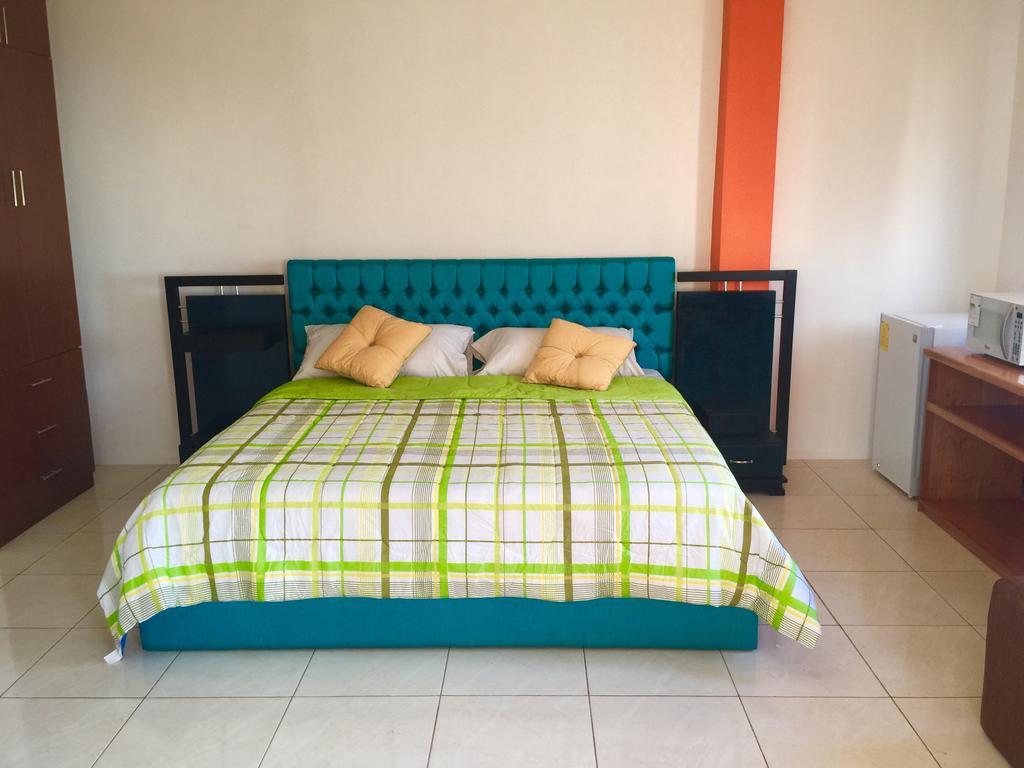 Hostal Tongo Reef بويرتو بكويريزو مورينو الغرفة الصورة