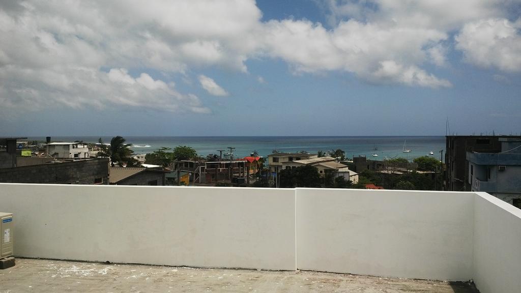 Hostal Tongo Reef بويرتو بكويريزو مورينو المظهر الخارجي الصورة