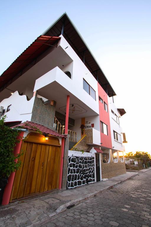 Hostal Tongo Reef بويرتو بكويريزو مورينو المظهر الخارجي الصورة