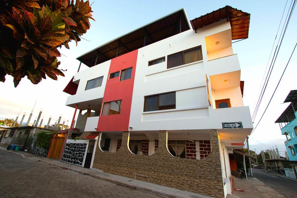 Hostal Tongo Reef بويرتو بكويريزو مورينو المظهر الخارجي الصورة