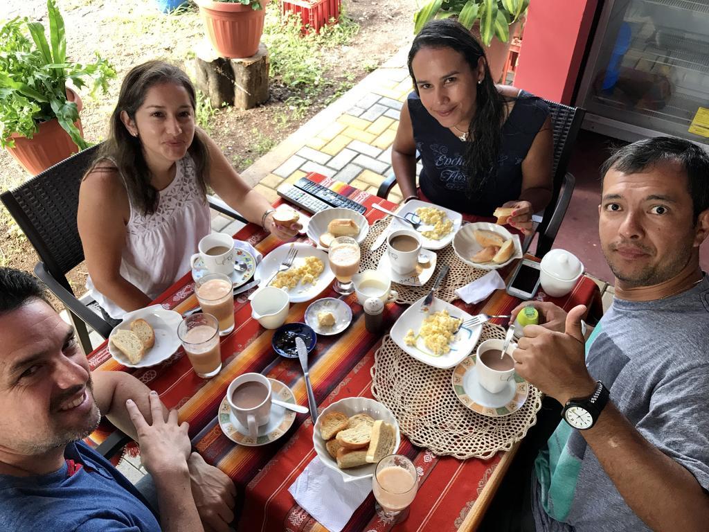 Hostal Tongo Reef بويرتو بكويريزو مورينو المظهر الخارجي الصورة